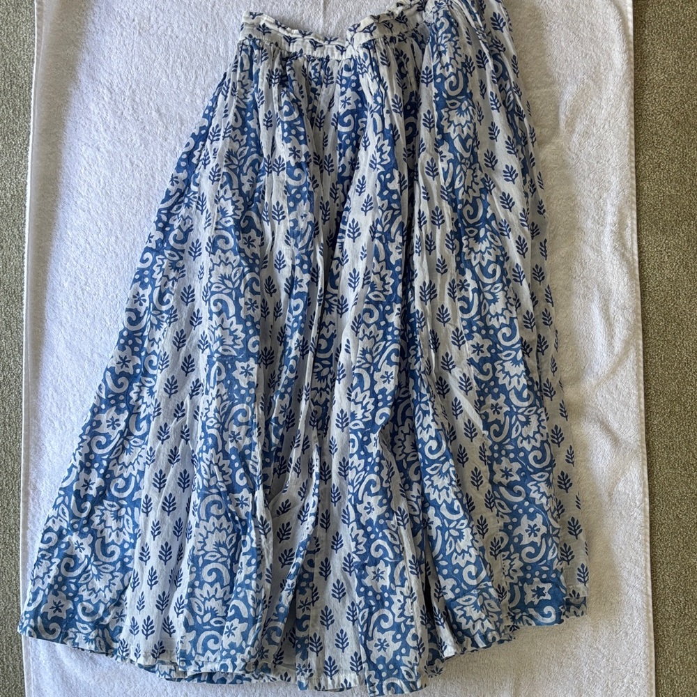 Chic Blue and White Patterned A-Line Skirt